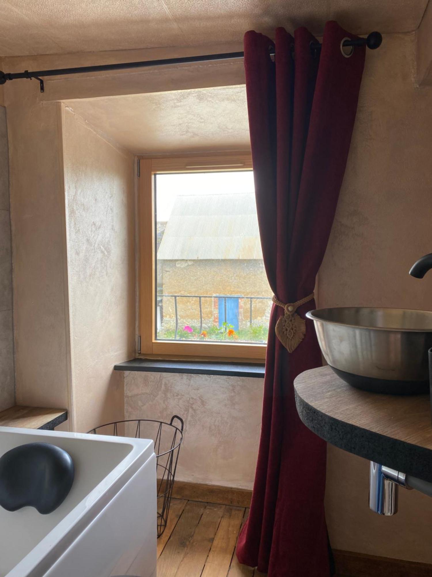 Bed and Breakfast La Pautiere Saint-Sauveur-Lendelin Екстер'єр фото